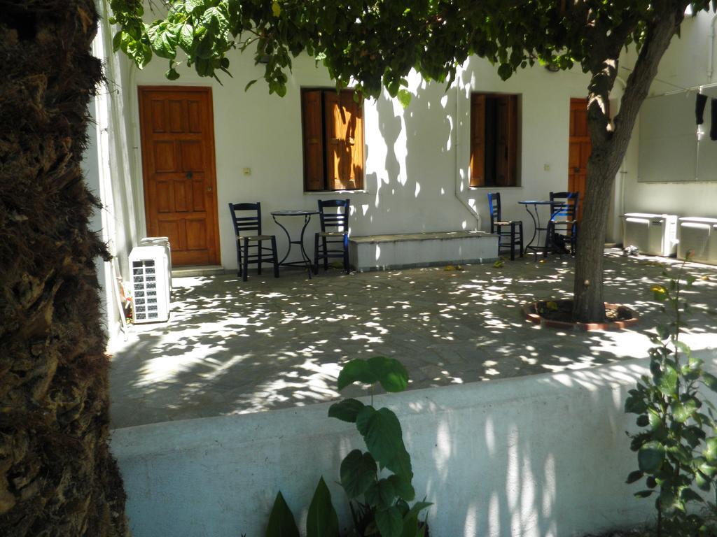 Mavrikou Helen Apartments Skyros Habitación foto