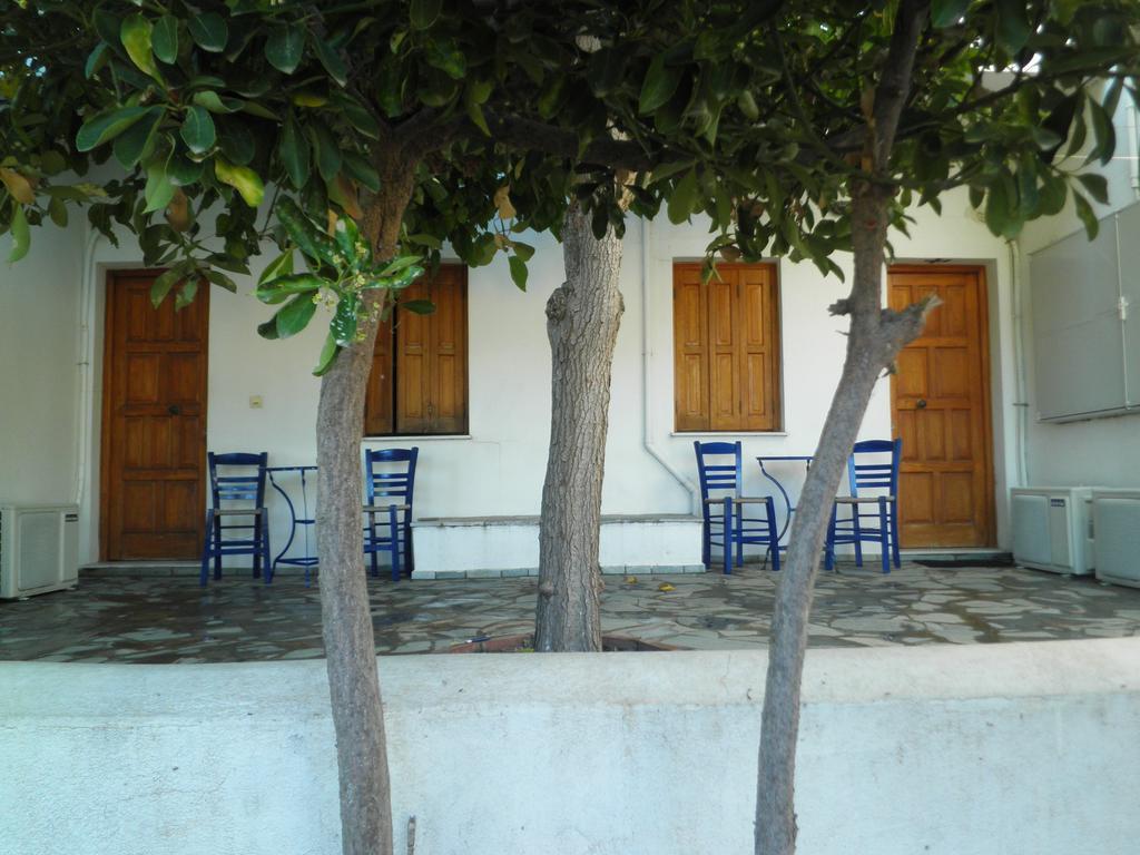 Mavrikou Helen Apartments Skyros Habitación foto