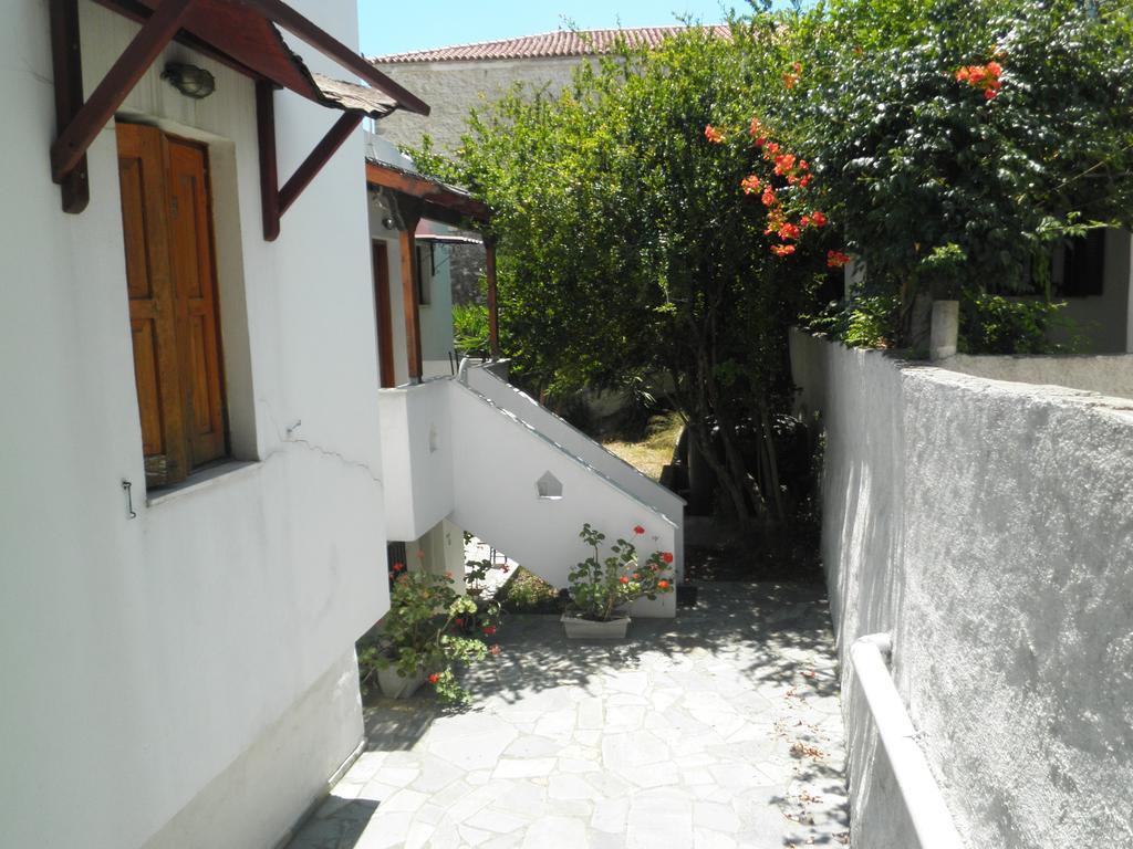 Mavrikou Helen Apartments Skyros Habitación foto